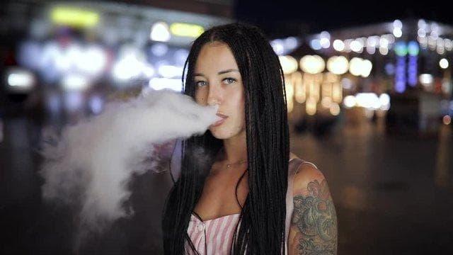 Guía completa para disfrutar trực tiếp bóng đá y elegir entre vaper o cigarrillo electrónico según tus preferencias