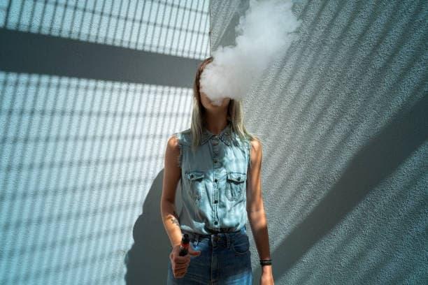 5 consejos esenciales para mantener tu E-cigareta y elegir la alfombrilla cigarrillo electronico ideal